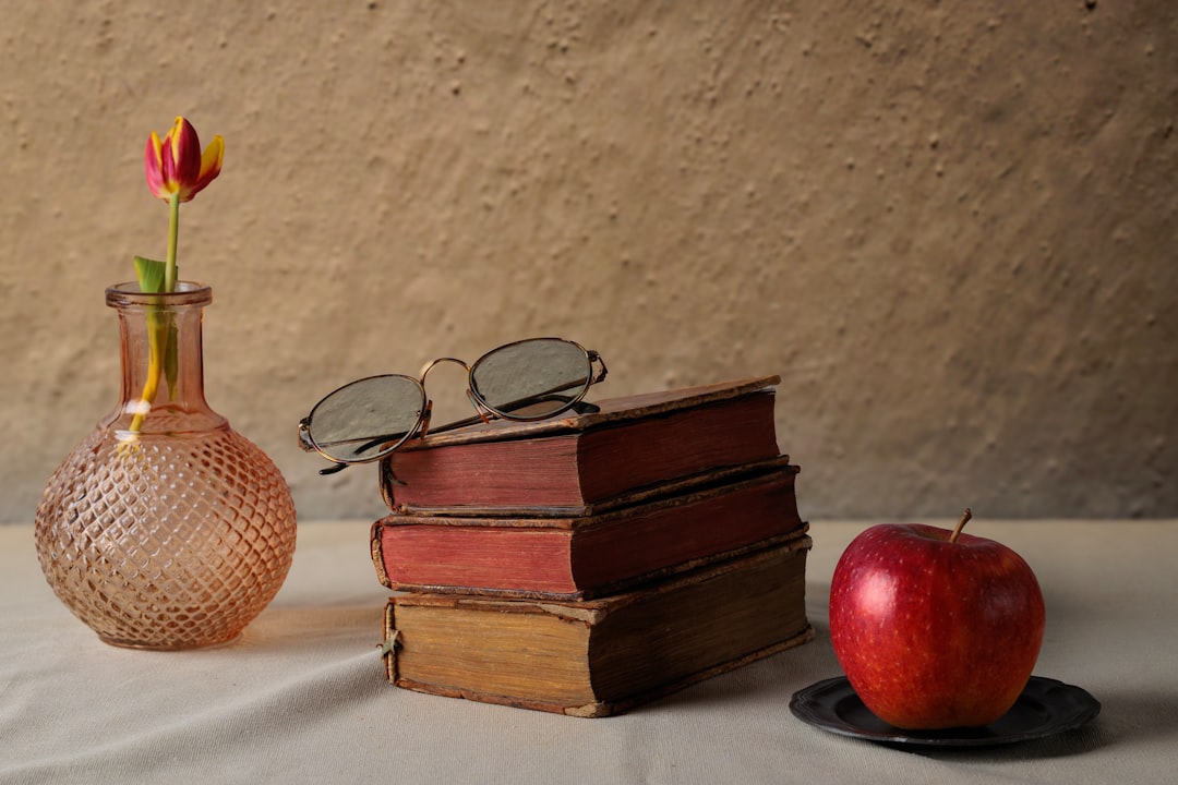How Meditating on a Single Apple Can Unlock Creative Thinking